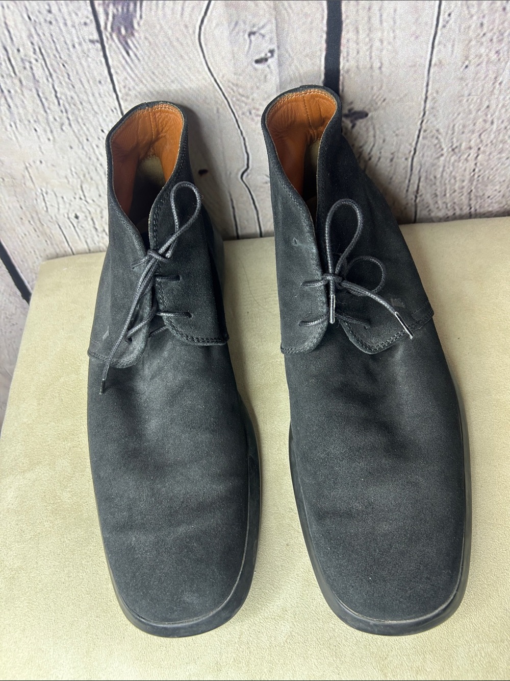 Tod”s suede desert boot chukka black size 9.5. Very good condition